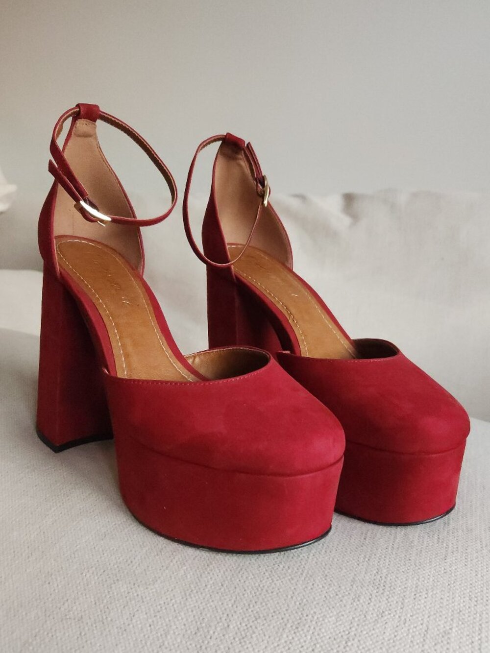NWOT L'Intervalle Cherry Red Nubuck Leather Platform Pumps - US 10 (EU 41)